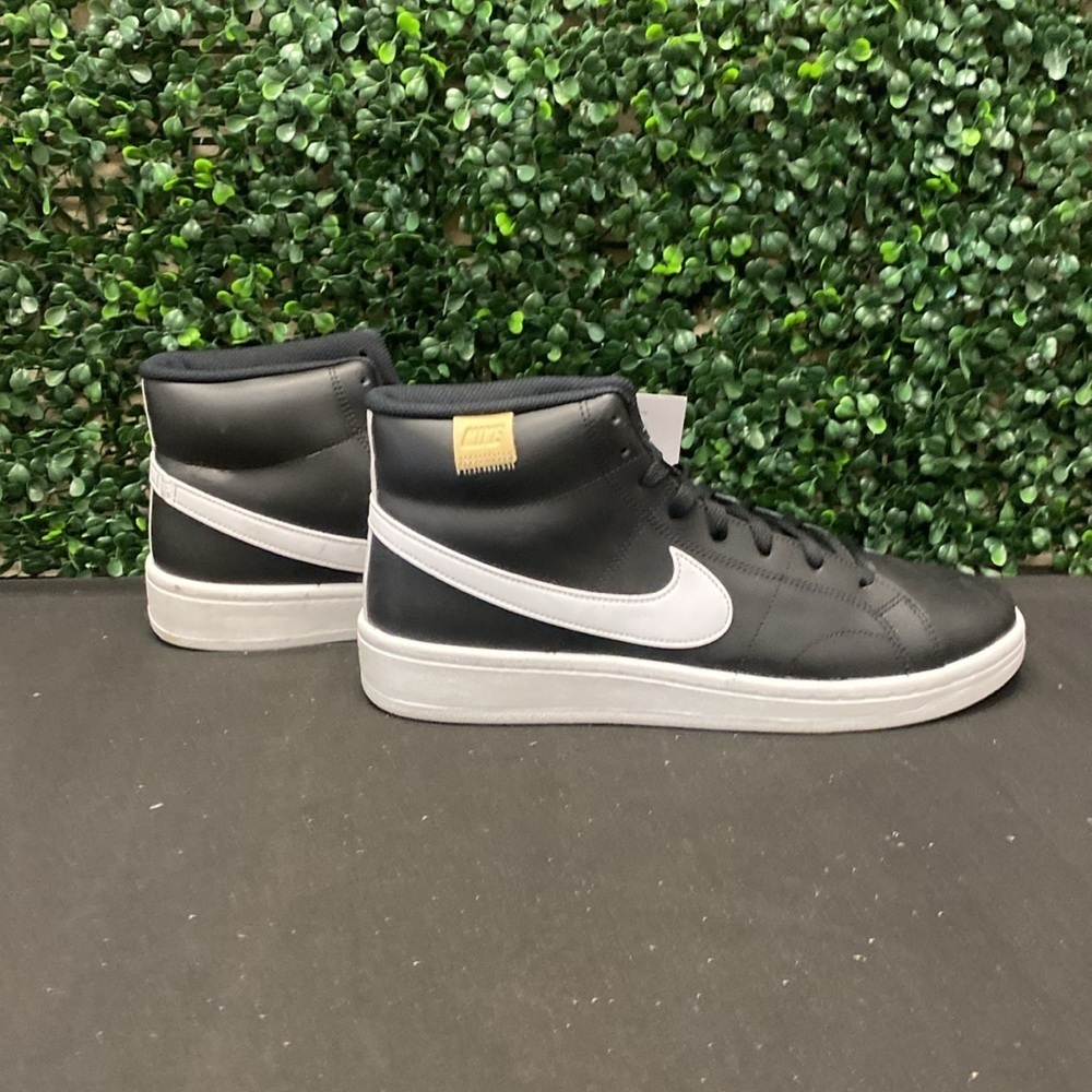 Nike Court Royale 2 - M10 ( A few smudges from storage ) - Picture 2 of 14